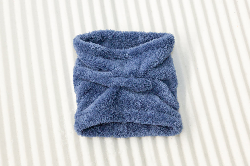Fluffy snood Blue