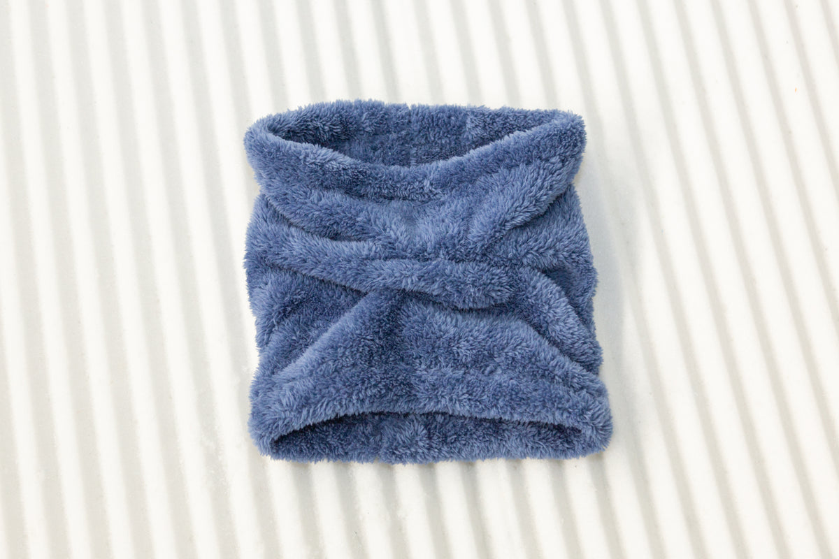 Fluffy snood Blue
